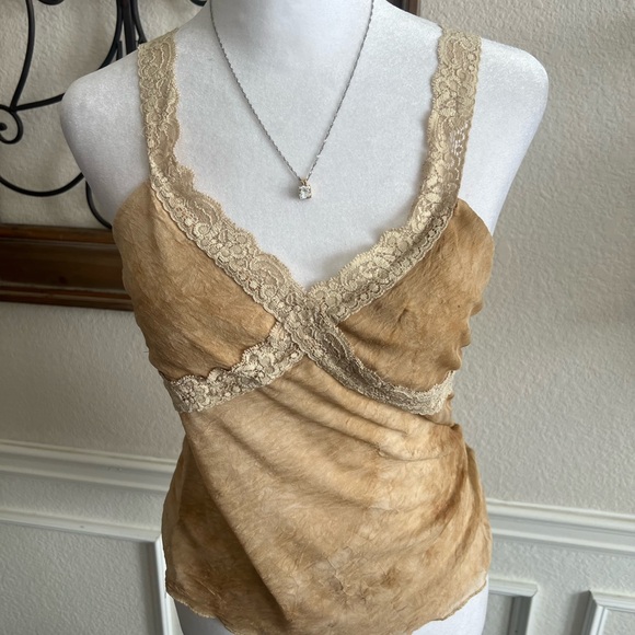 Beautiful Romantic Y2K Lace Cami Vest Top - Picture 2 of 12